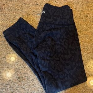 Lululemon Wounder Train high raise 23 Leggings